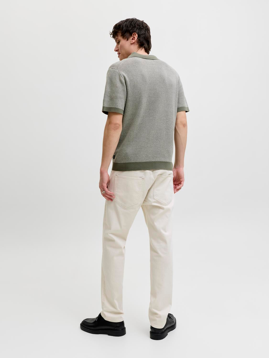 model_shot-back